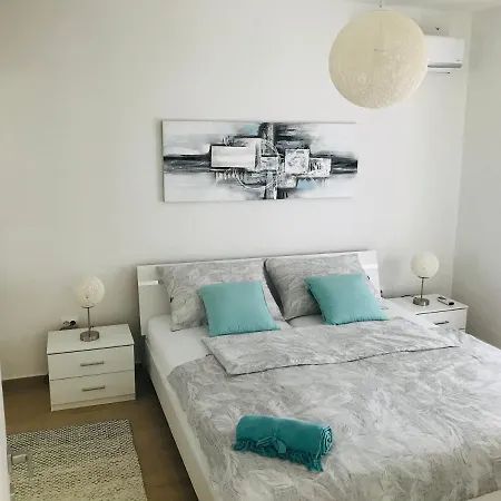 Pula City Stay Apartment *